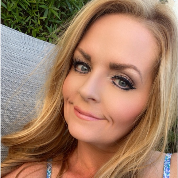 Meet your Posher, Kelly - Picture 2 of 2